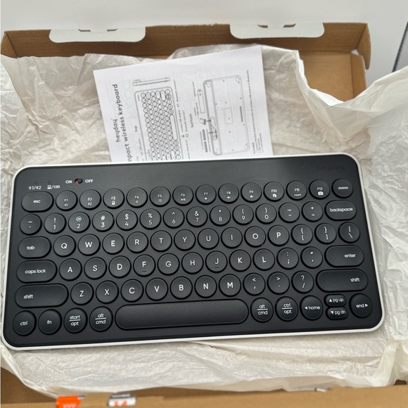 Heyday Compact Wireless Keyboard - Picture 3 of 4